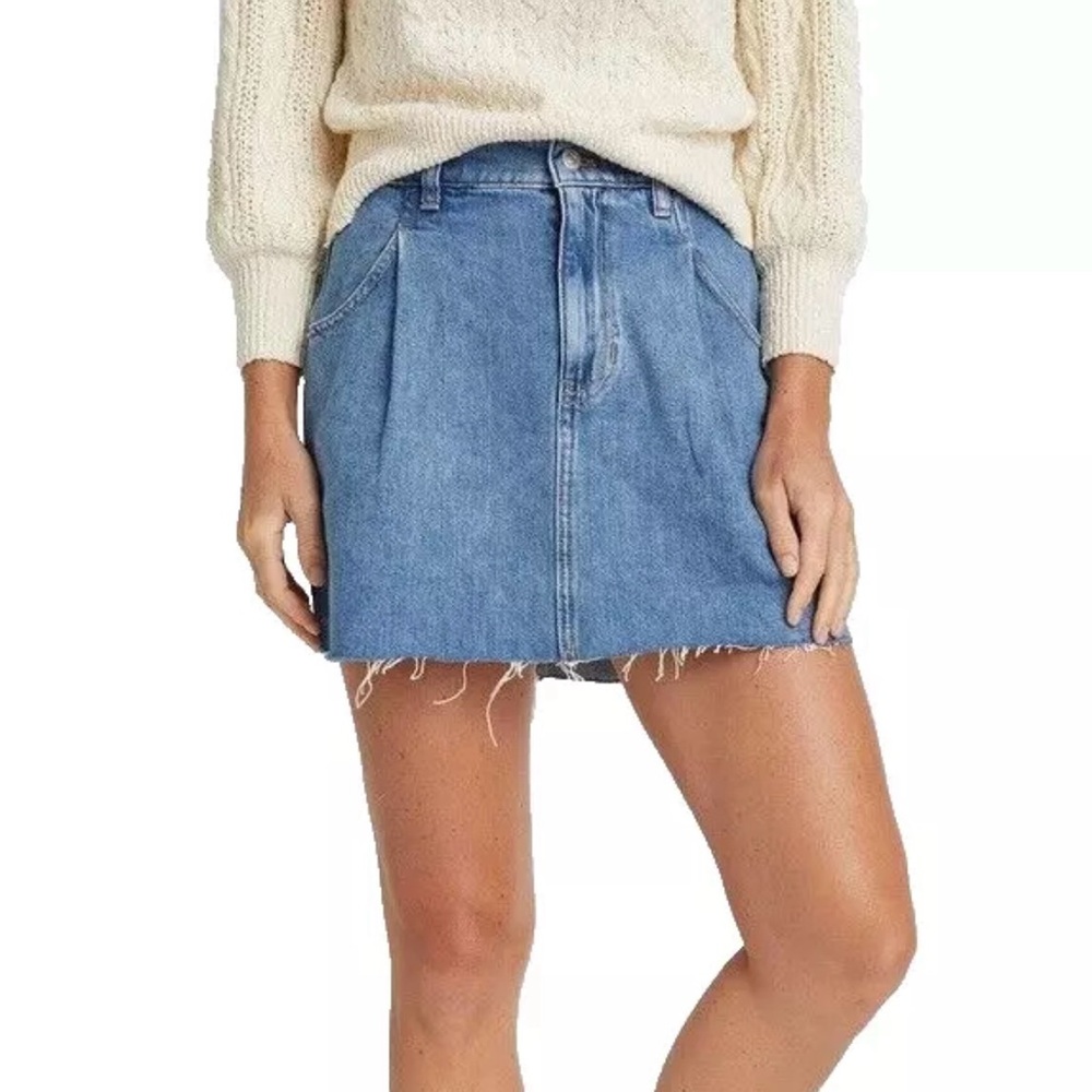 Free People Women's Denim Pleated Raw Hem Cosmico Flirt Denim Mini Skirt Size 29
